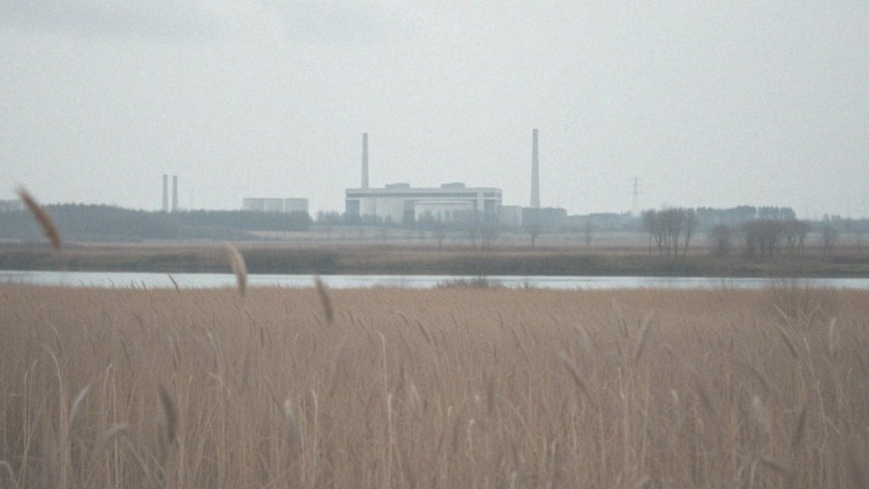 Jak uran wpływa na środowisko w porównaniu do innych źródeł energii?