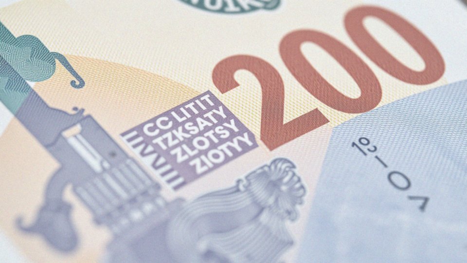 Jakie cechy mają mikrodruki na banknocie 200 zł?